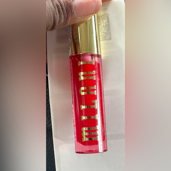 Milani Lip Oil: Cherry Like Flavor - Picture 2 of 2